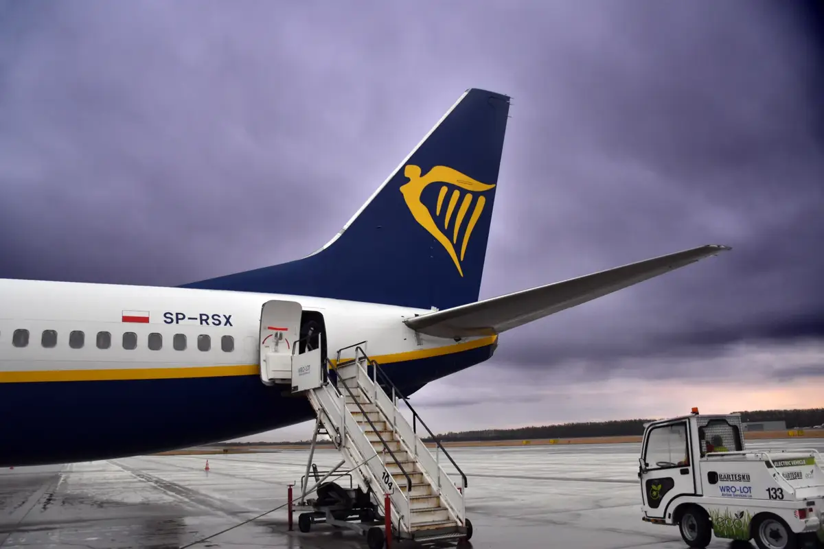Buzz Boeing 737 vid Wrocław flygplats
