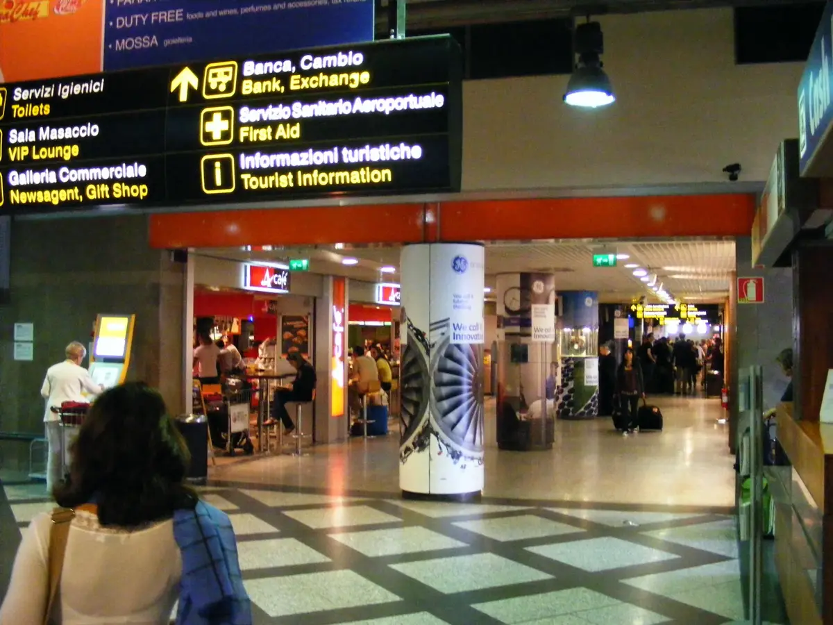 Bottenvåningen på Florens Peretola flygplats