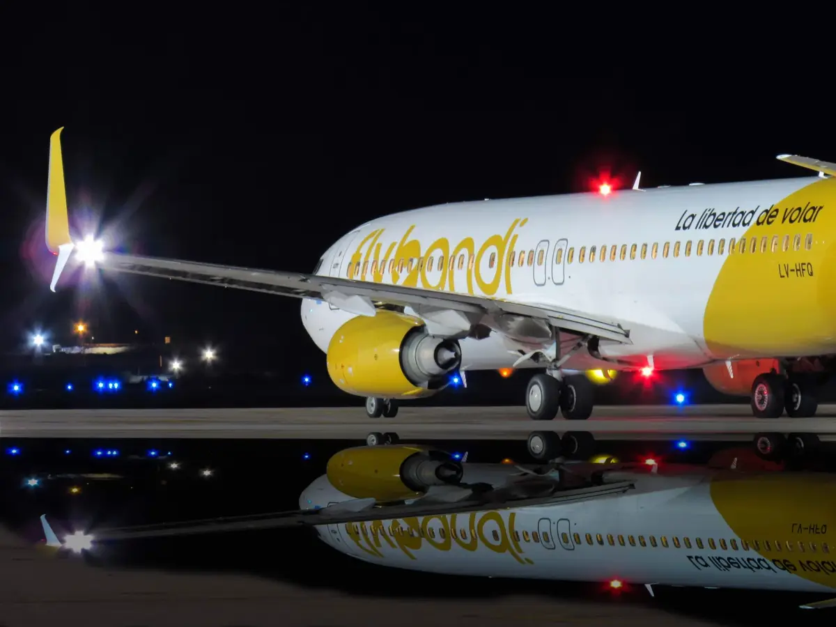 Flybondi Boeing 737-800