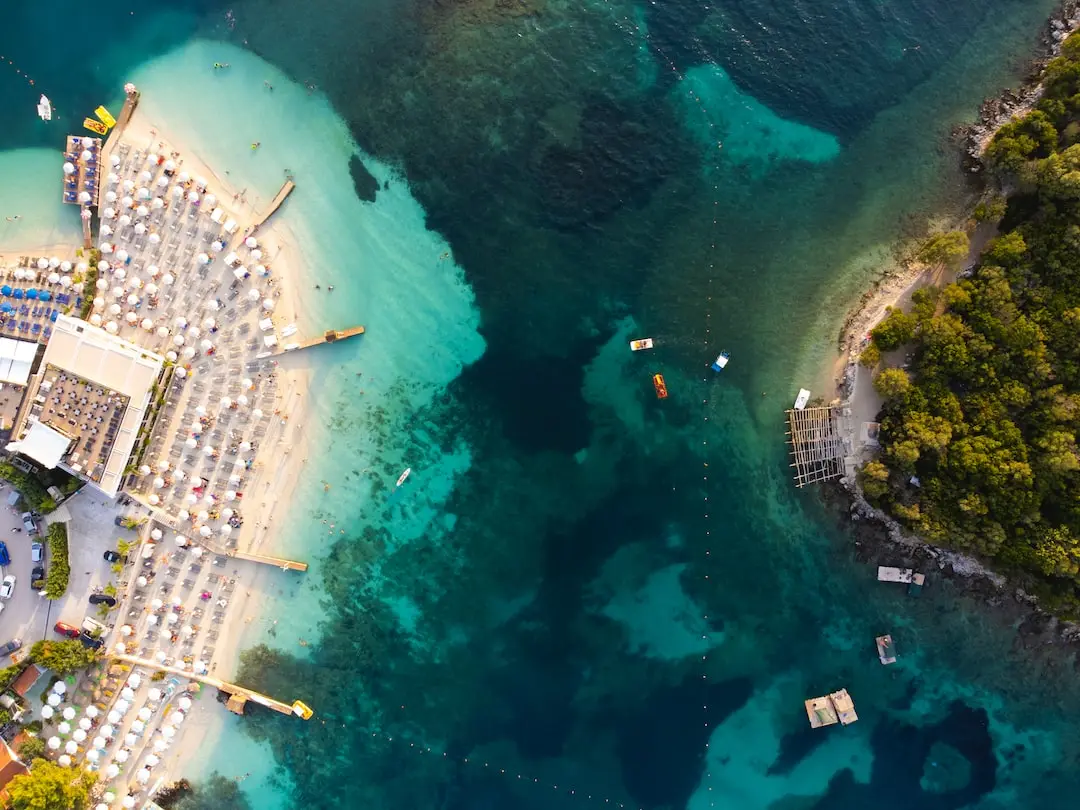 Ksamil – Albaniens bästa turistort illustration